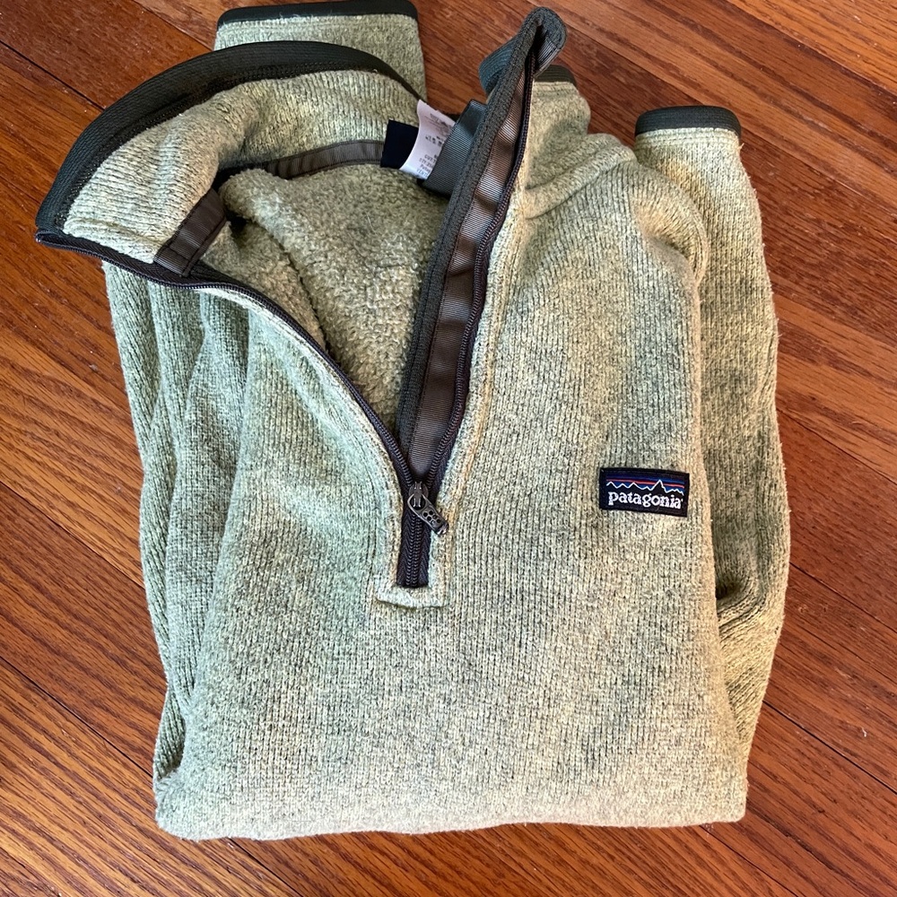 Patagonia Green Sweater half-zip